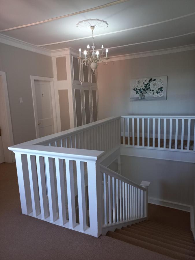 18 Pioneer Bnb Клоуф Екстериор снимка