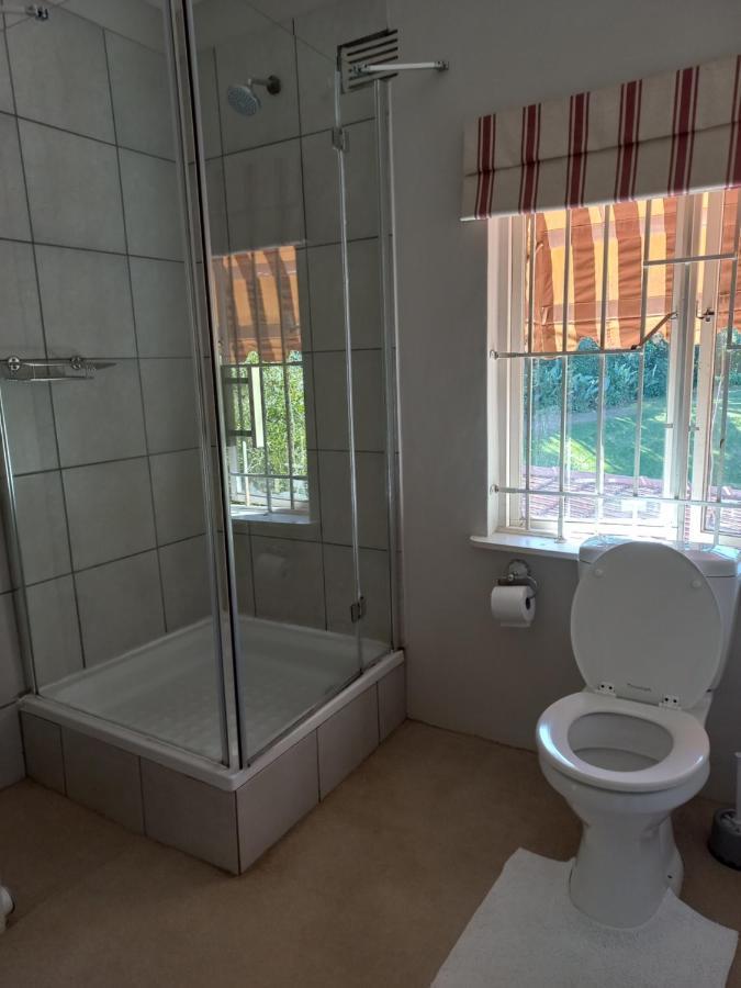 18 Pioneer Bnb Клоуф Екстериор снимка