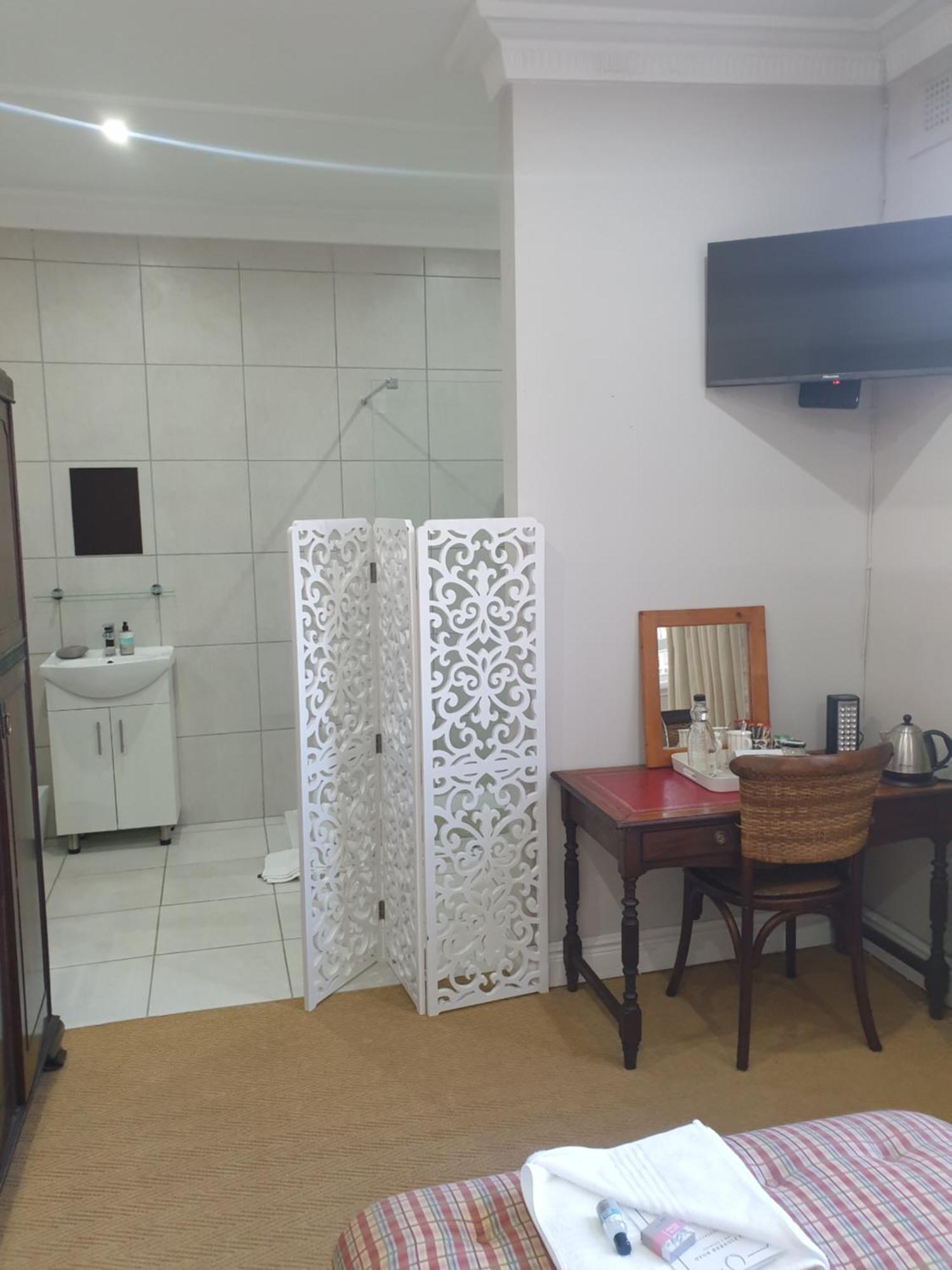 18 Pioneer Bnb Клоуф Екстериор снимка